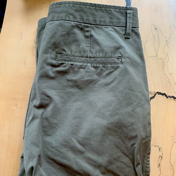 Men’s GapKhakis Lived In green pants size 33x30 - Picture 3 of 3